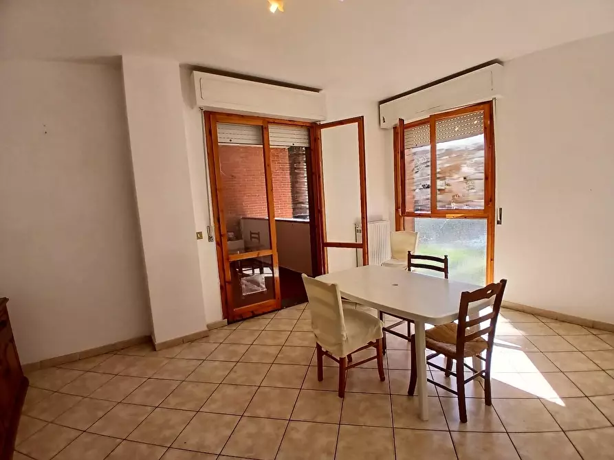 Immagine 2 di Appartamento in vendita  a Livorno