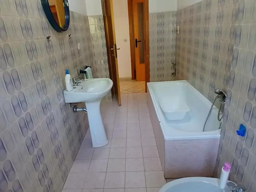 Immagine 23 di Appartamento in vendita  a Livorno