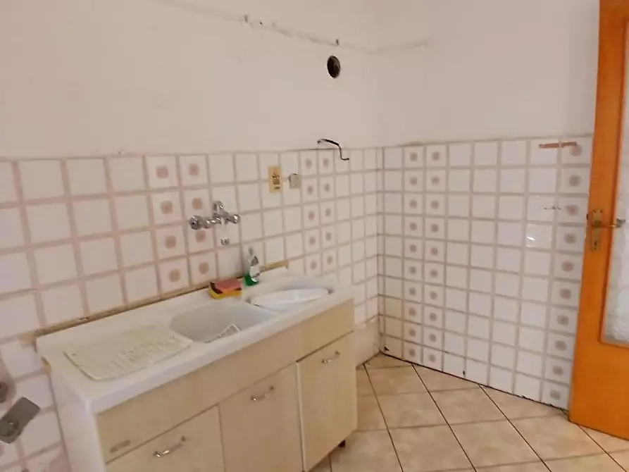 Immagine 11 di Appartamento in vendita  a Livorno