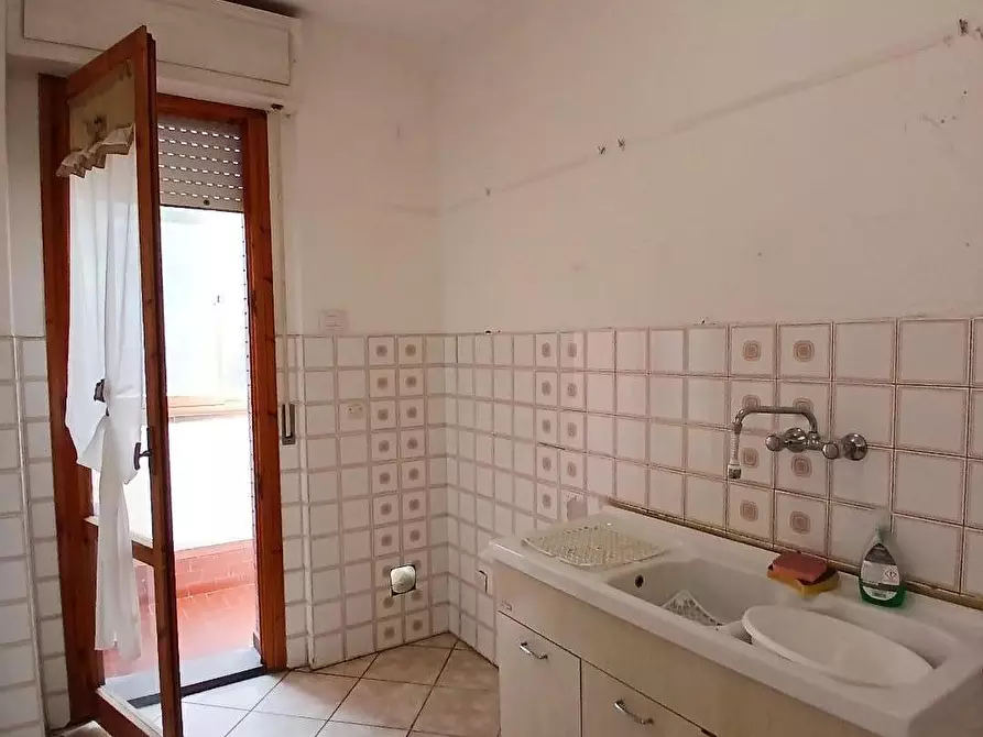 Immagine 13 di Appartamento in vendita  a Livorno