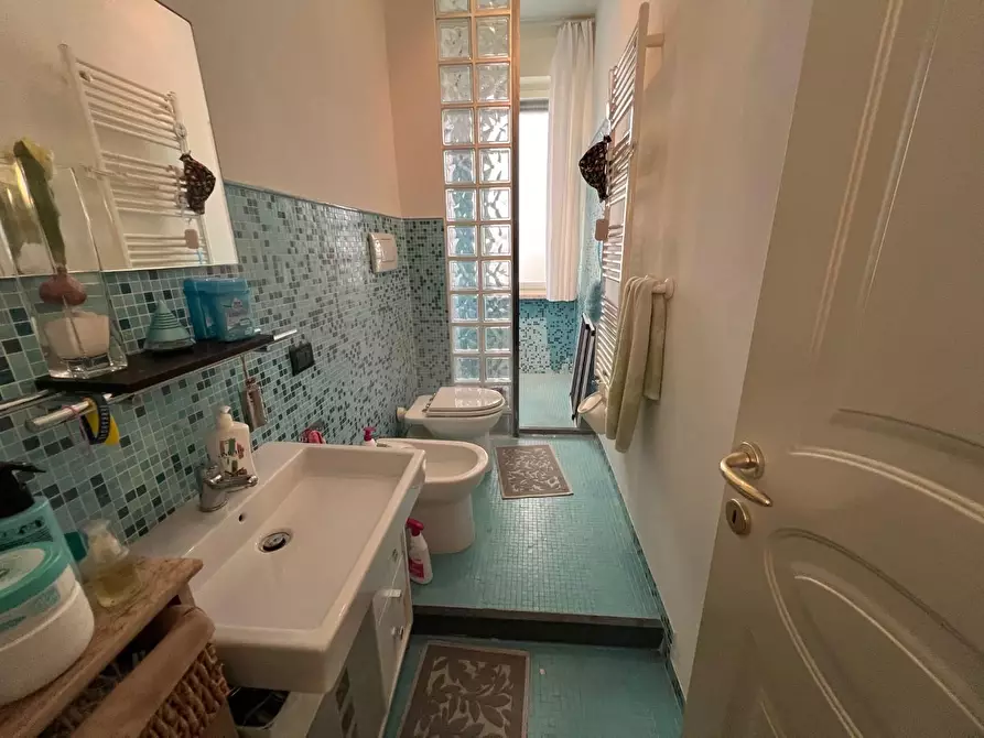 Immagine 10 di Appartamento in vendita  a Viareggio