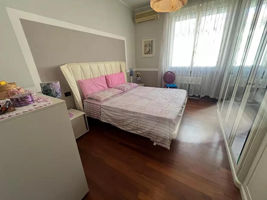 Immagine 14 di Appartamento in vendita  a Viareggio