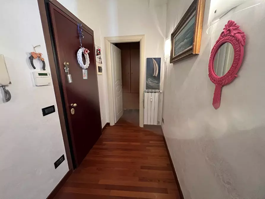 Immagine 3 di Appartamento in vendita  a Viareggio