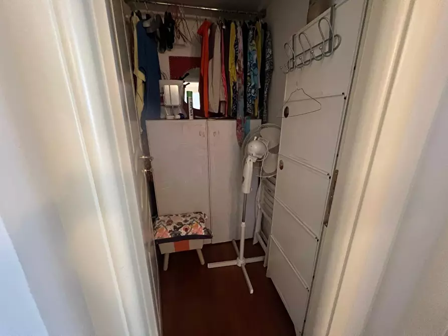 Immagine 13 di Appartamento in vendita  a Viareggio