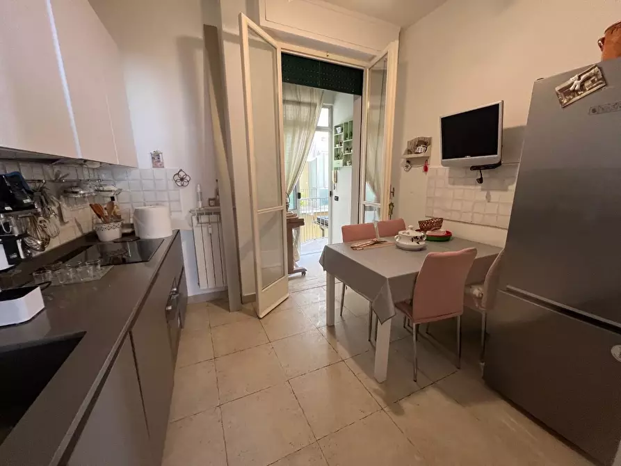 Immagine 4 di Appartamento in vendita  a Viareggio