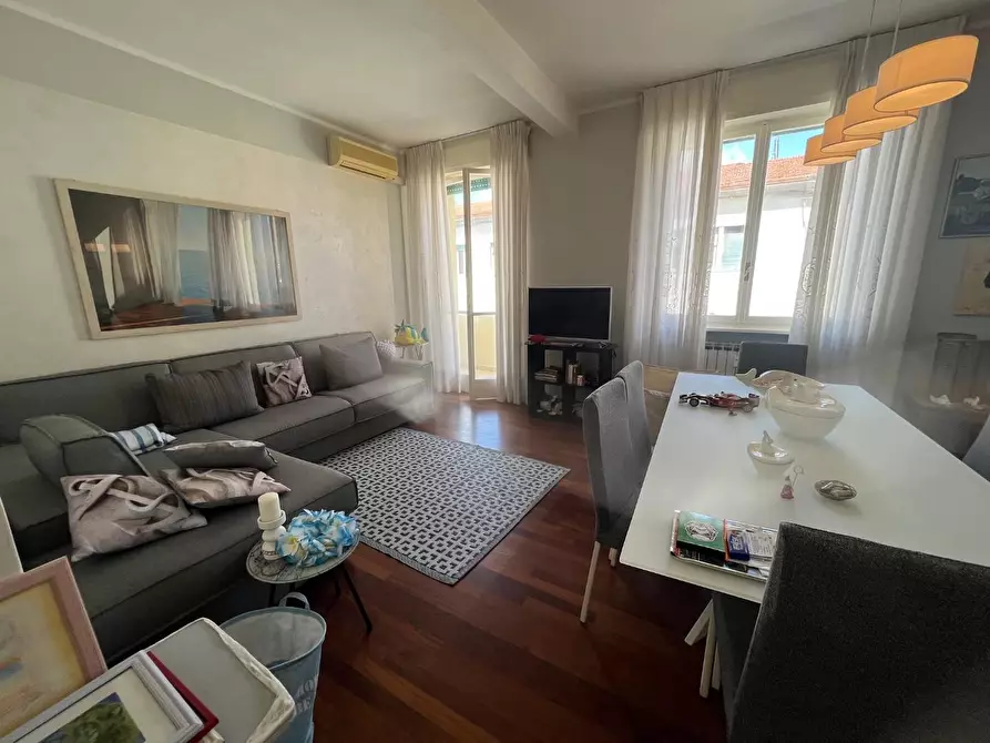 Immagine 8 di Appartamento in vendita  a Viareggio