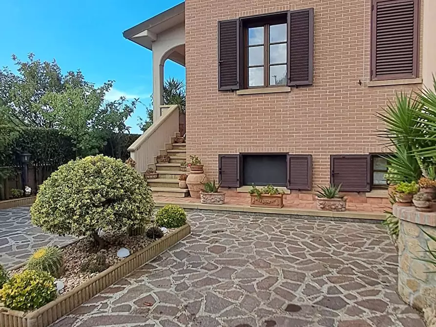 Immagine 36 di Terratetto in vendita  a Cecina