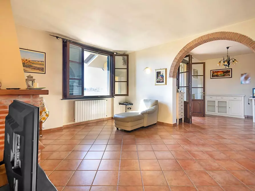 Immagine 11 di Casa bifamiliare in vendita  a Vecchiano