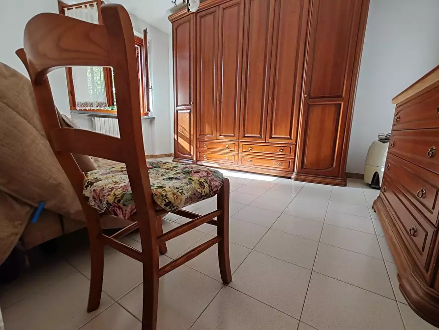 Immagine 11 di Appartamento in vendita  a Massa