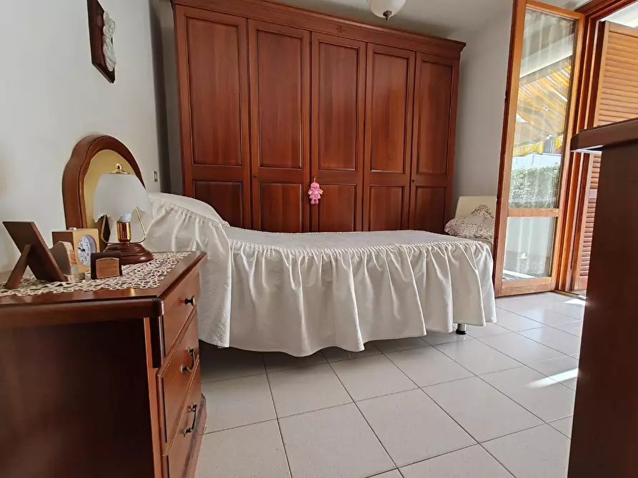 Immagine 4 di Appartamento in vendita  a Massa