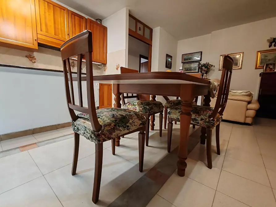 Immagine 1 di Appartamento in vendita  a Massa