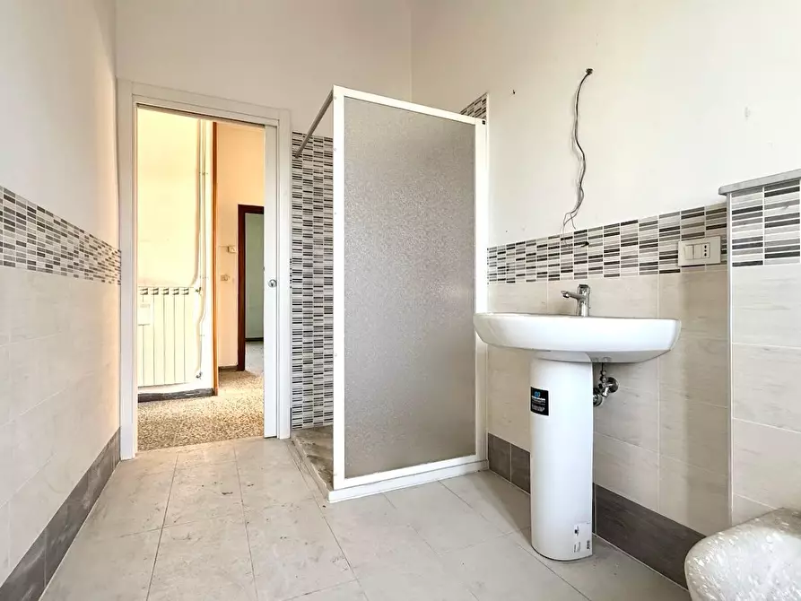 Immagine 11 di Casa bifamiliare in vendita  a Massa