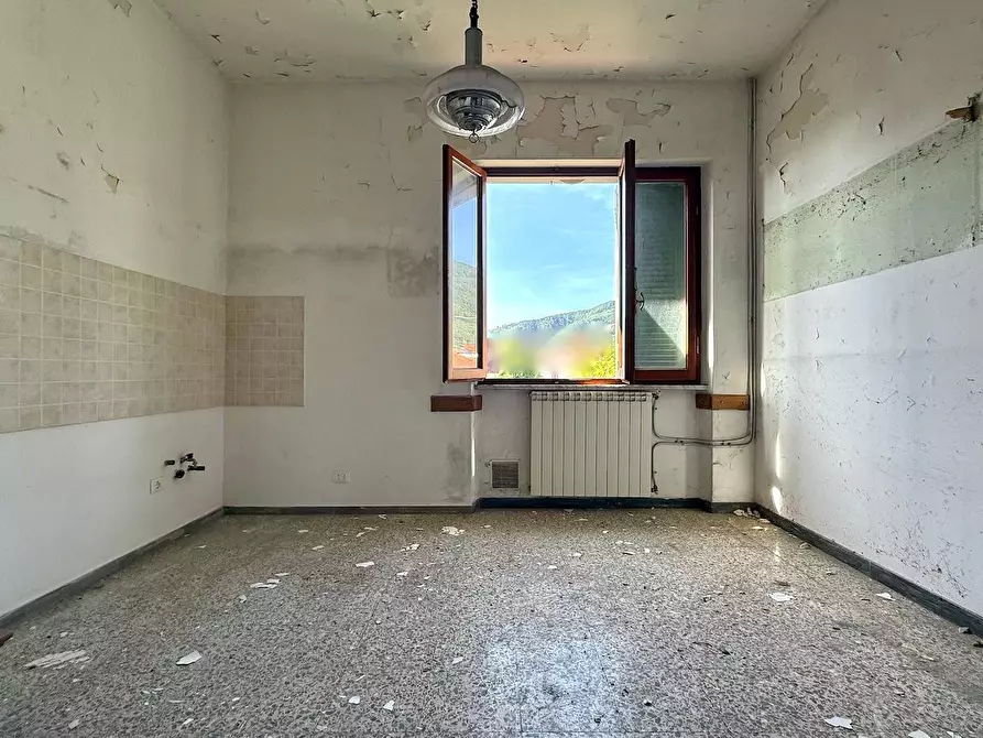 Immagine 28 di Casa bifamiliare in vendita  a Massa