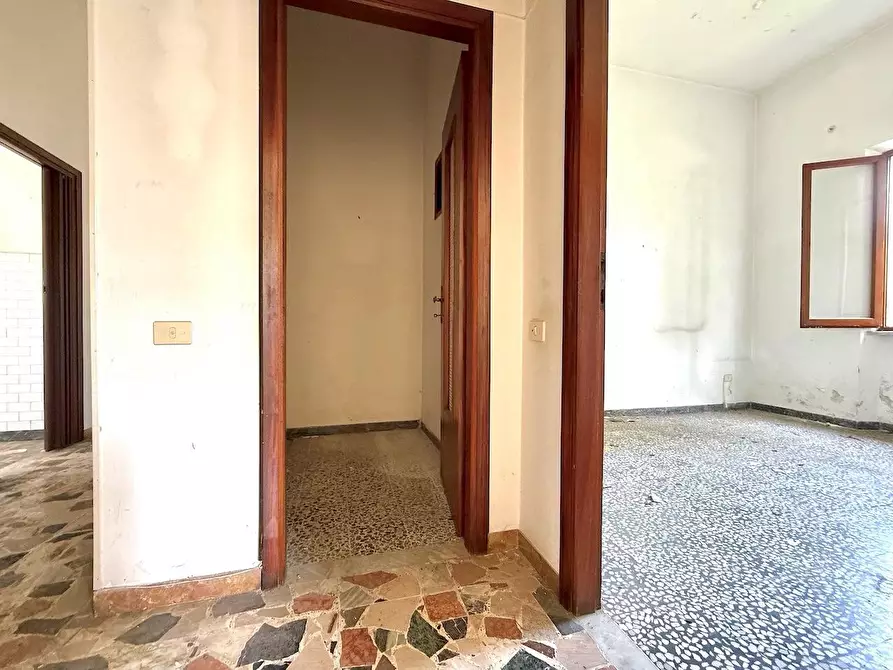 Immagine 3 di Casa bifamiliare in vendita  a Massa