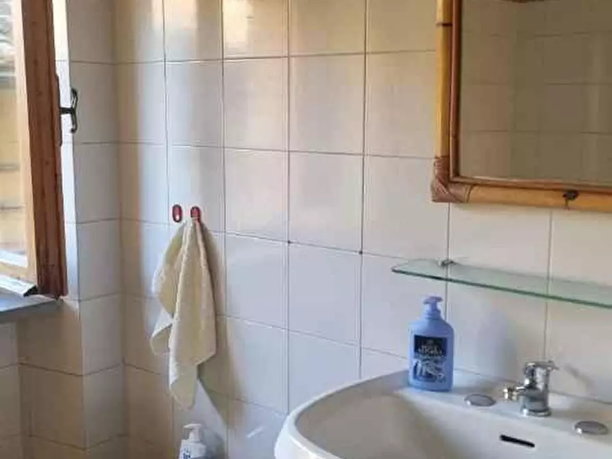 Immagine 11 di Appartamento in affitto  a San Gimignano