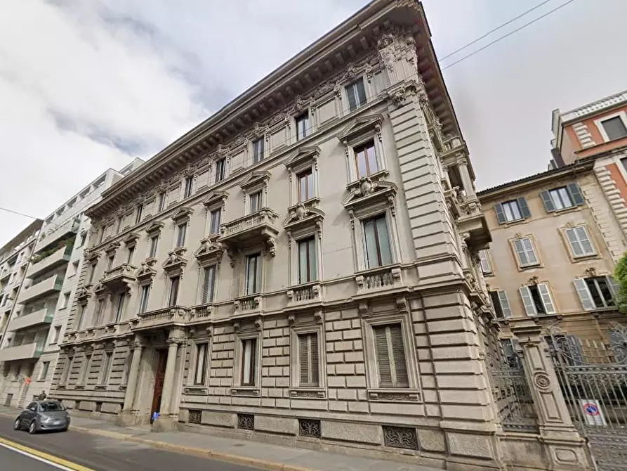 Immagine 2 di Appartamento in vendita  a Milano