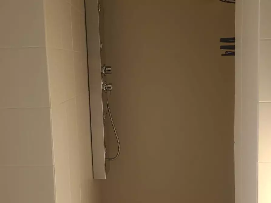 Immagine 10 di Appartamento in vendita  a Massa