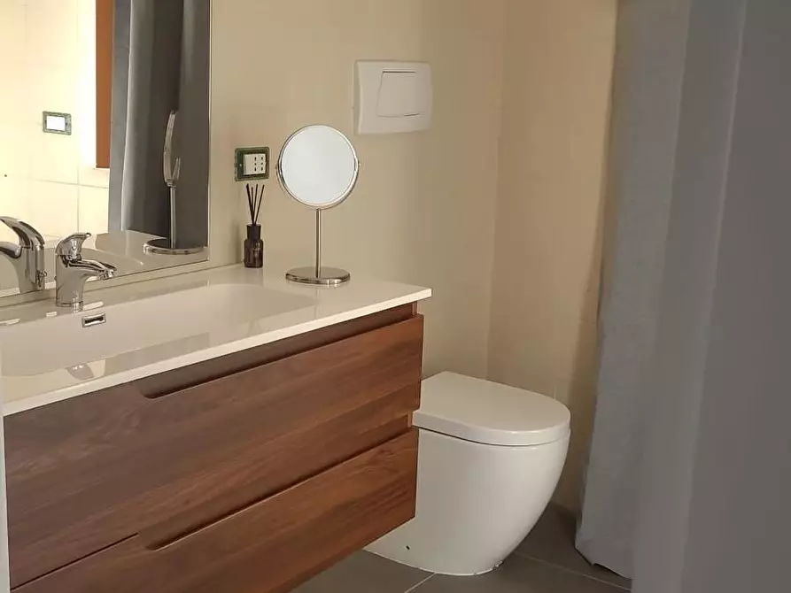 Immagine 8 di Appartamento in vendita  a Massa