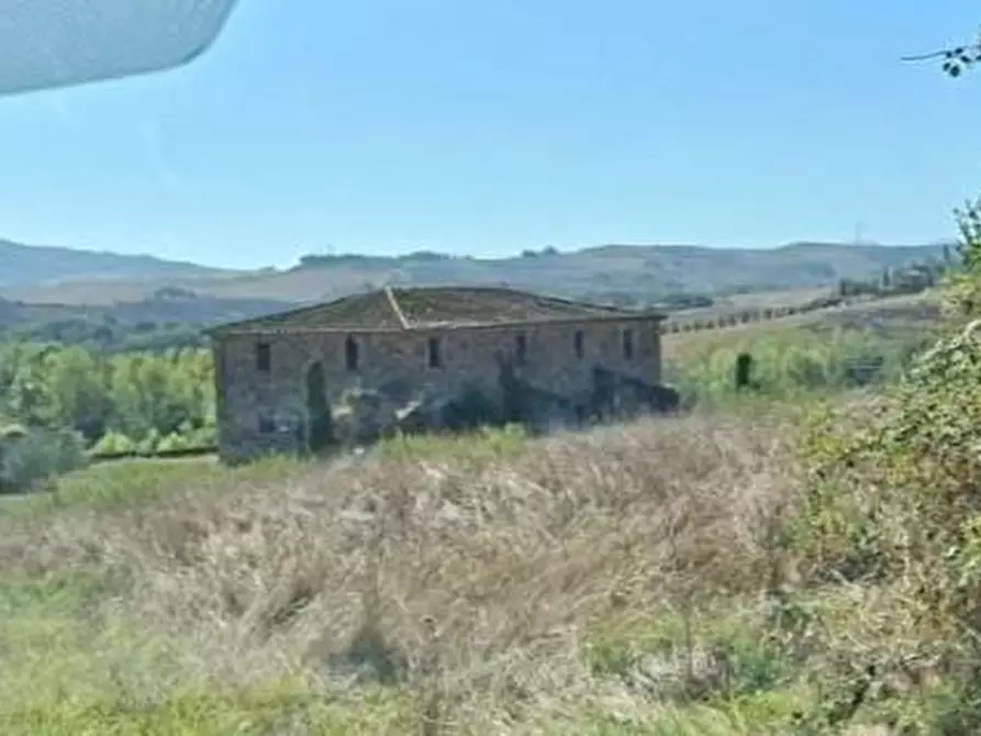 Immagine 1 di Casa colonica in vendita  a Capannoli