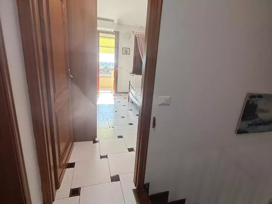 Immagine 45 di Terratetto in vendita  a Massa