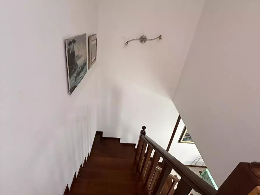 Immagine 47 di Terratetto in vendita  a Massa