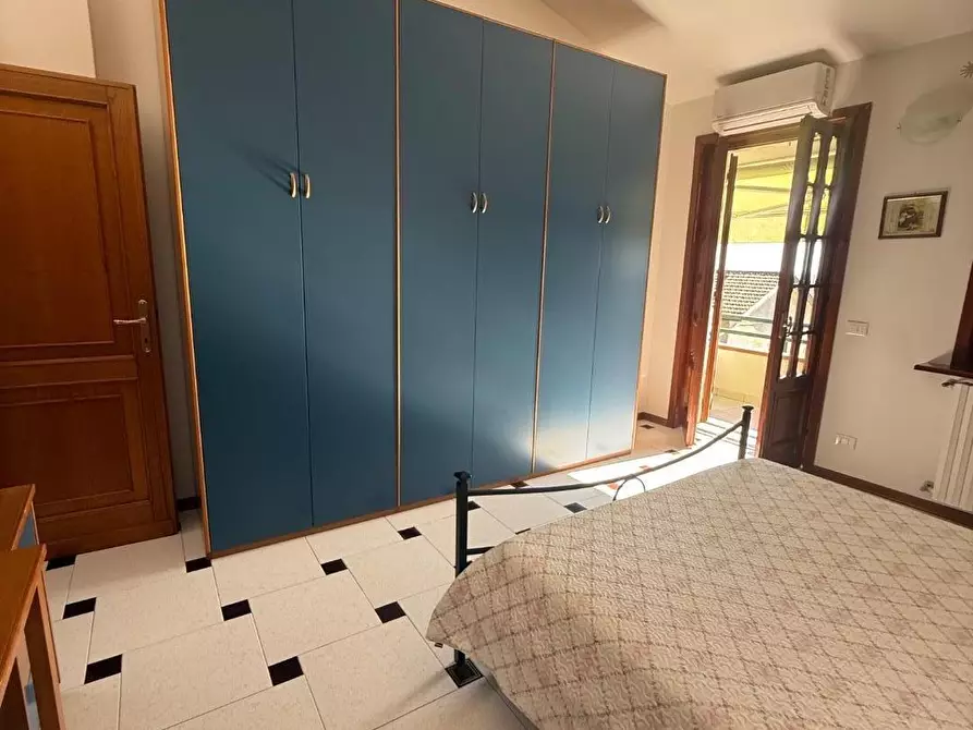 Immagine 28 di Terratetto in vendita  a Massa