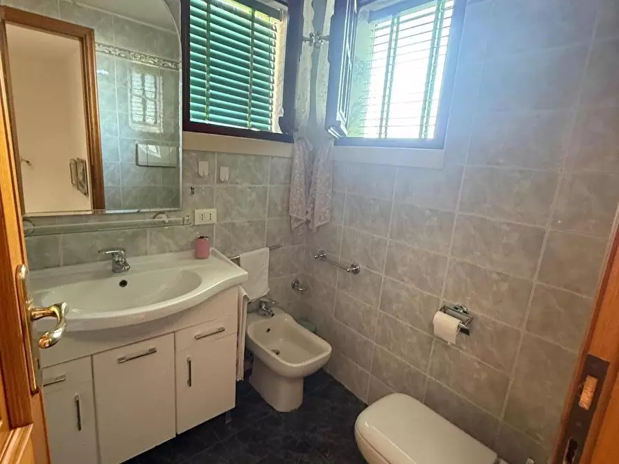 Immagine 33 di Terratetto in vendita  a Massa