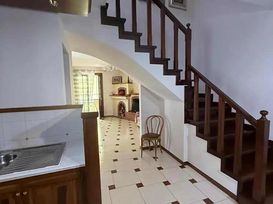 Immagine 17 di Terratetto in vendita  a Massa