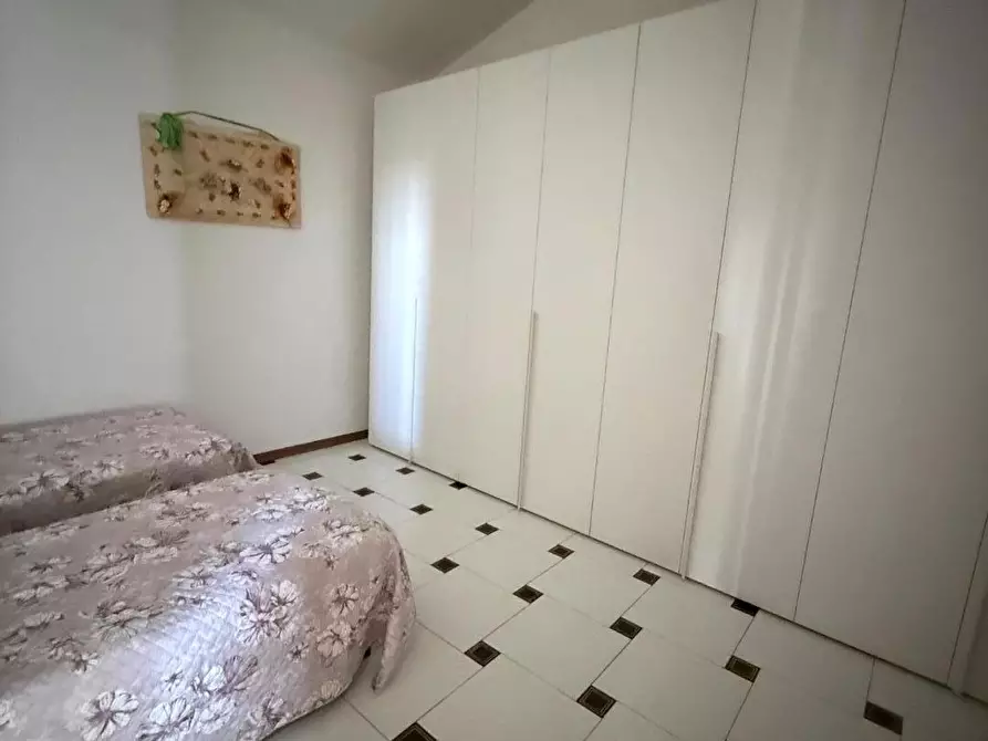 Immagine 37 di Terratetto in vendita  a Massa