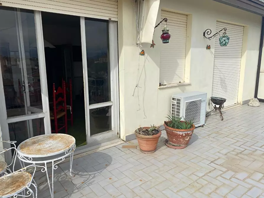 Immagine 30 di Mansarda in vendita  a Viareggio