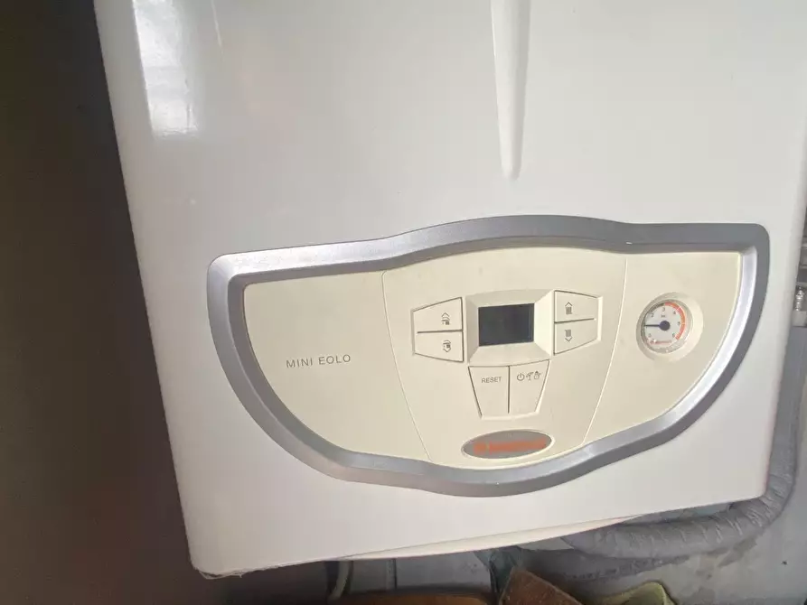 Immagine 13 di Mansarda in vendita  a Viareggio