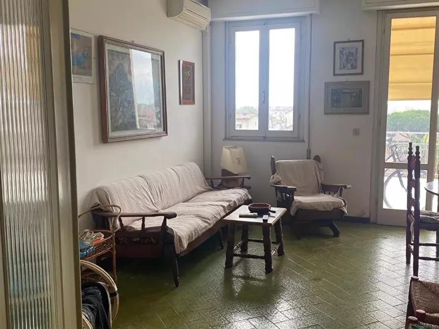 Immagine 9 di Mansarda in vendita  a Viareggio