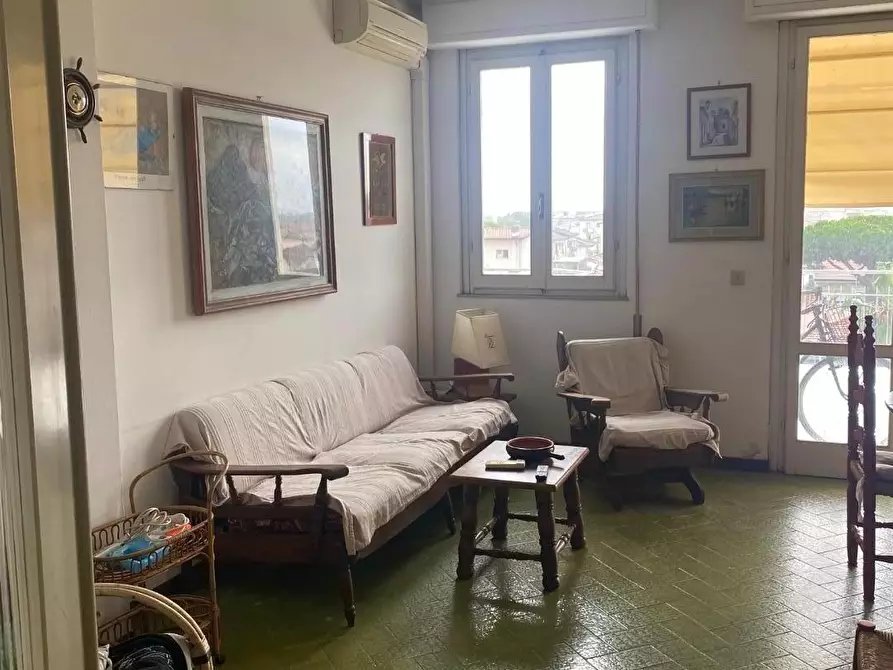 Immagine 10 di Mansarda in vendita  a Viareggio