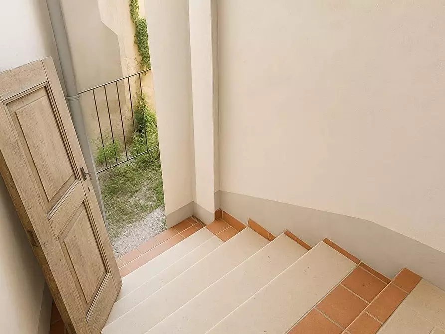 Immagine 17 di Appartamento in vendita  a Montalcino