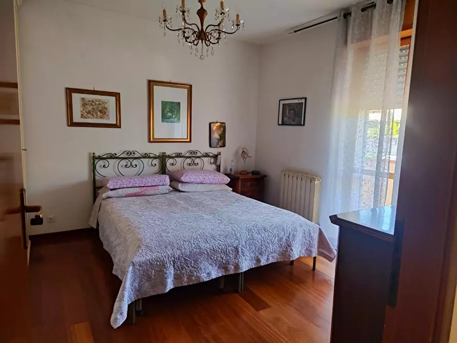 Immagine 6 di Appartamento in vendita  a Carrara