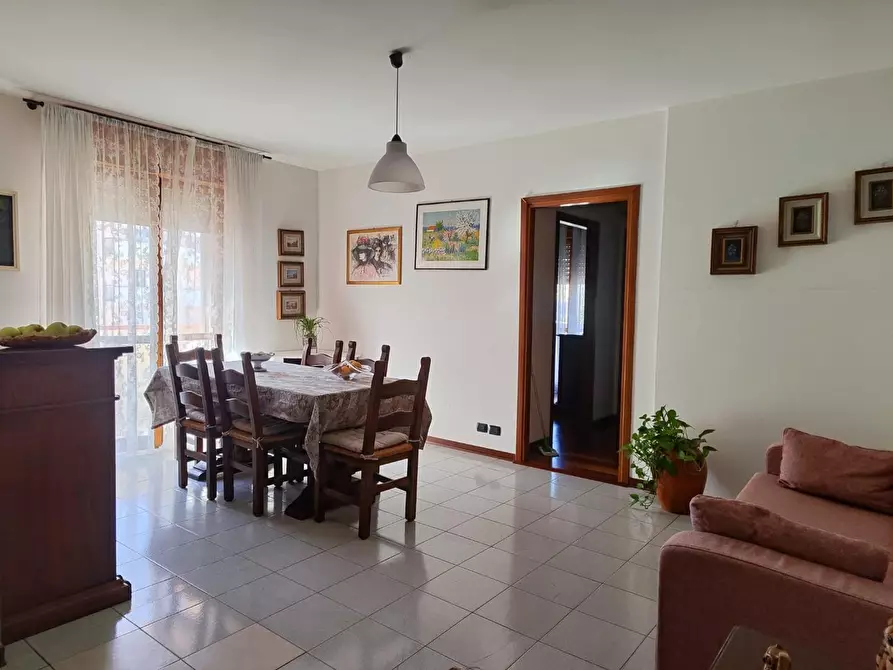 Immagine 1 di Appartamento in vendita  a Carrara