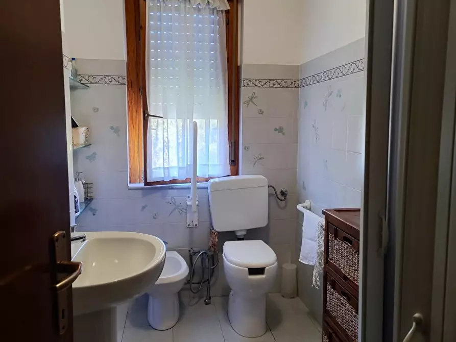 Immagine 9 di Appartamento in vendita  a Carrara