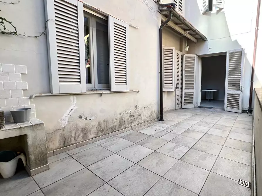 Immagine 9 di Terratetto in vendita  a Capraia E Limite