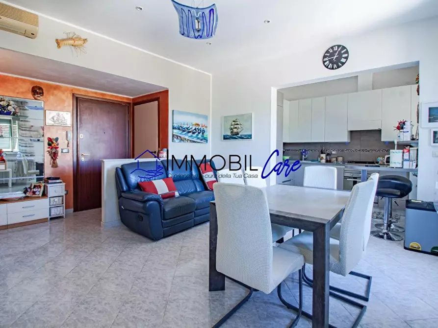 Immagine 2 di Appartamento in vendita  a Livorno