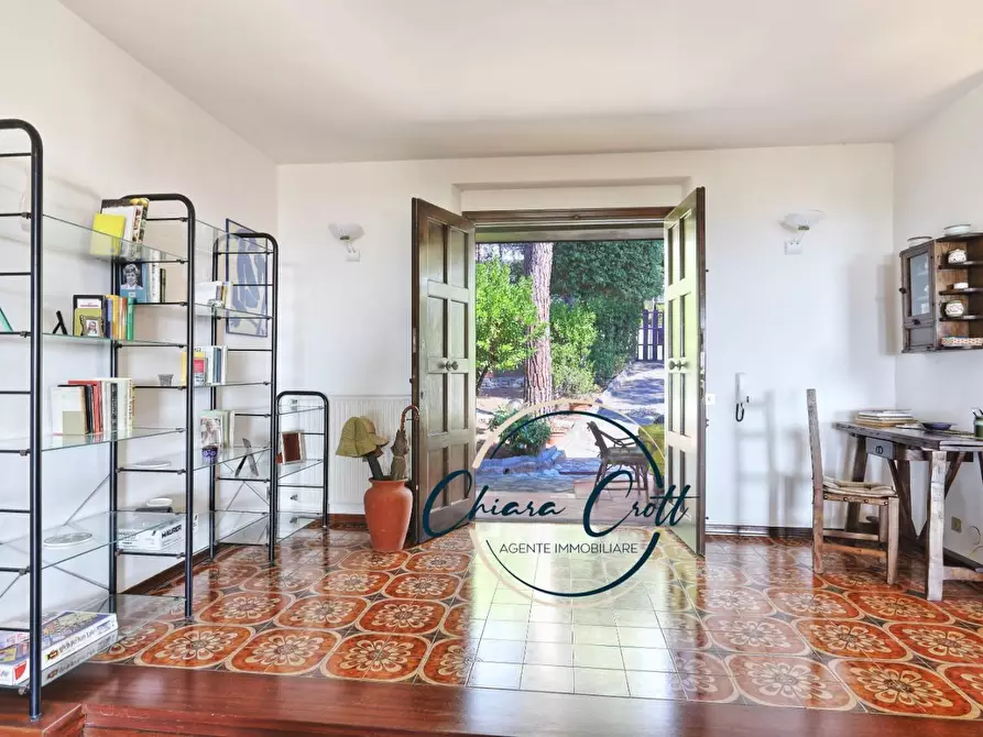 Immagine 10 di Villa in vendita  a Livorno