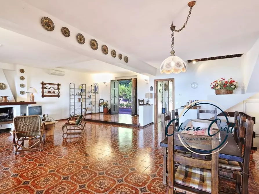 Immagine 11 di Villa in vendita  a Livorno