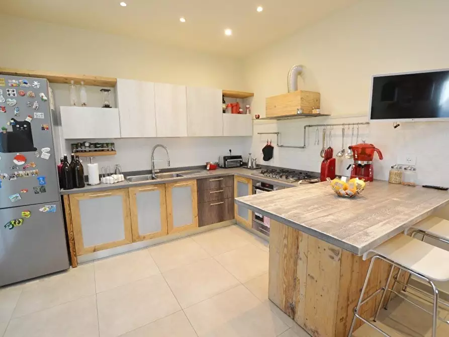 Immagine 8 di Villa in vendita  a Capannori