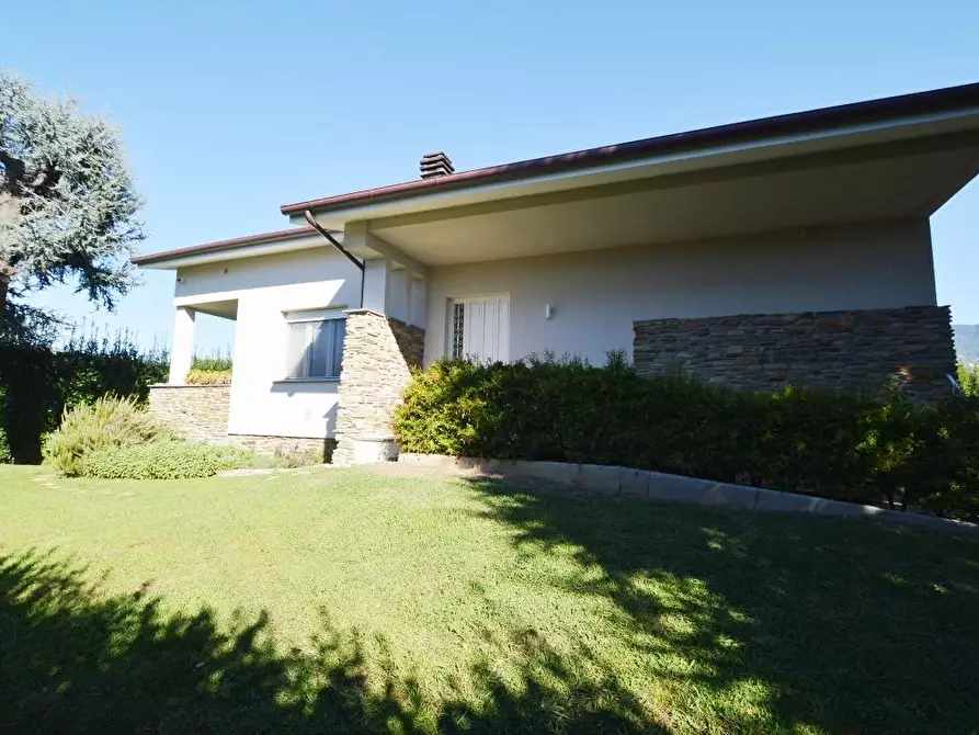 Immagine 29 di Villa in vendita  a Capannori