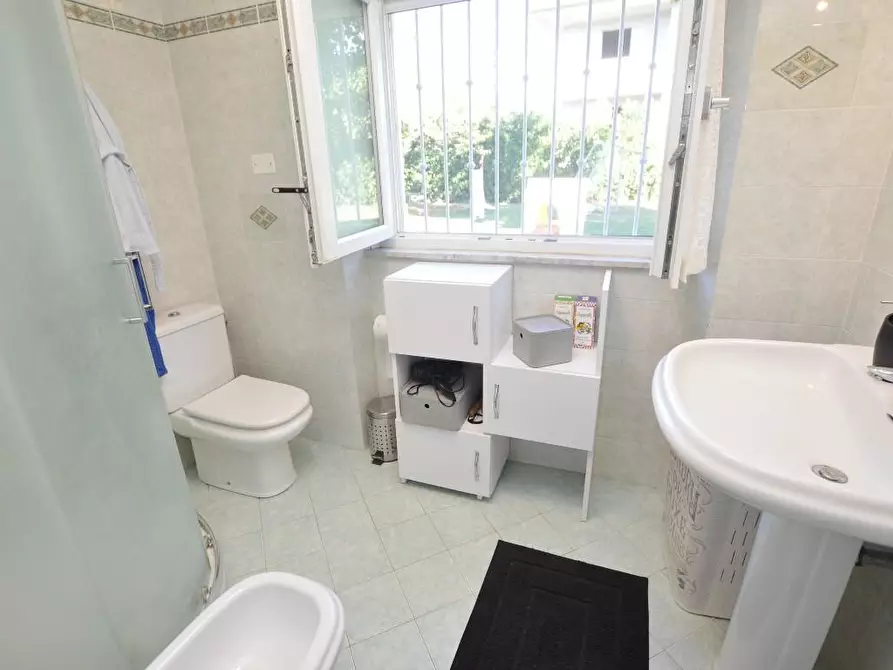 Immagine 23 di Villa in vendita  a Capannori