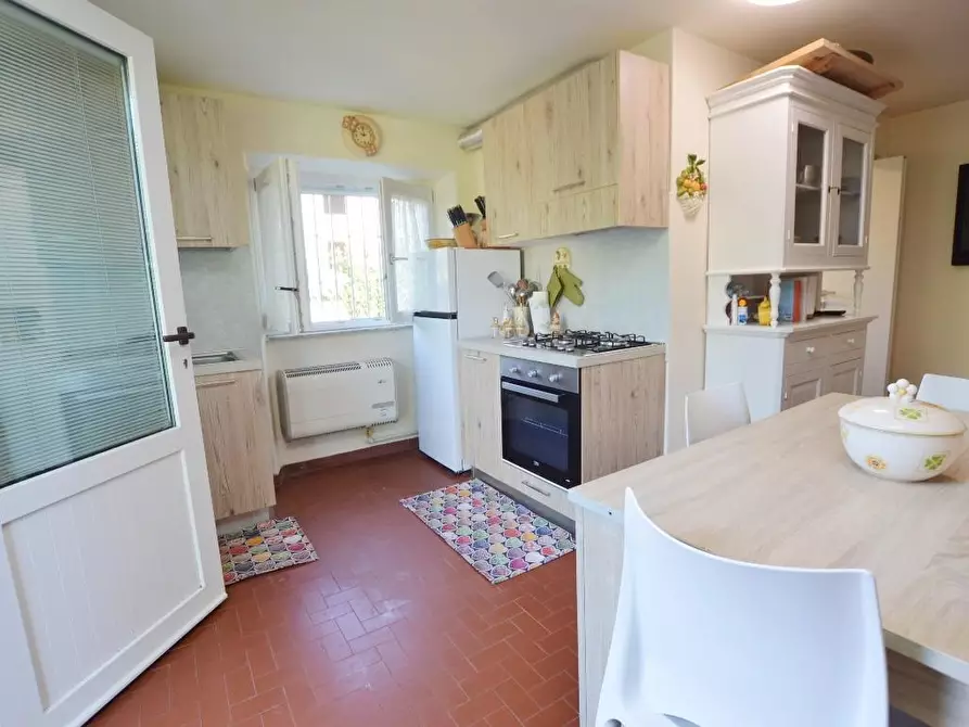 Immagine 22 di Villa in vendita  a Capannori