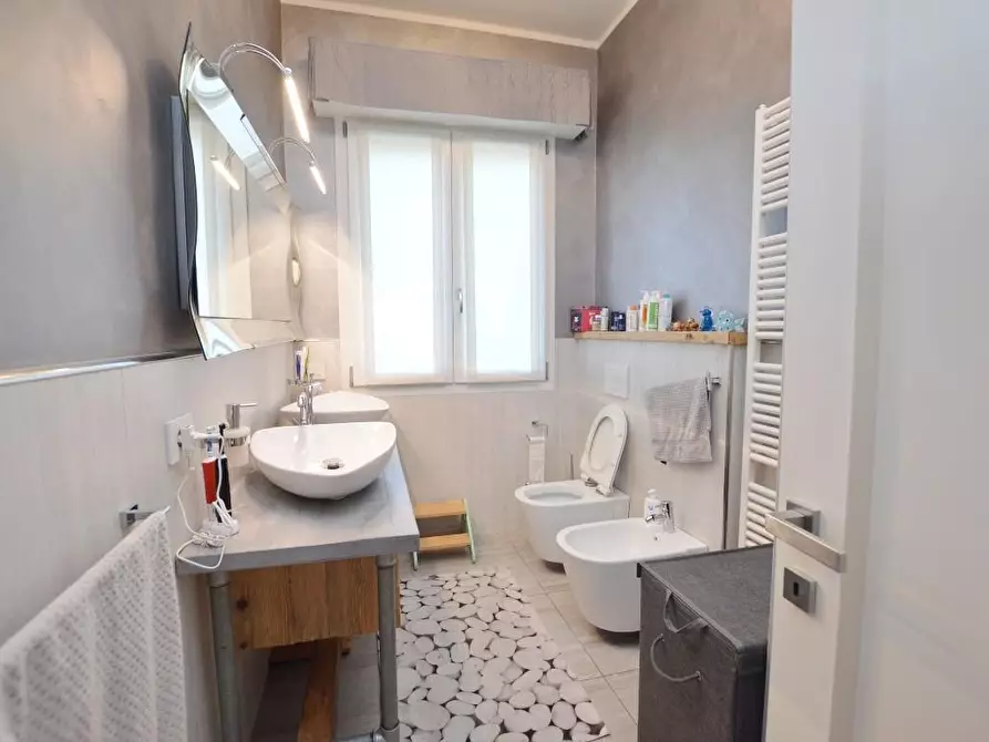 Immagine 18 di Villa in vendita  a Capannori