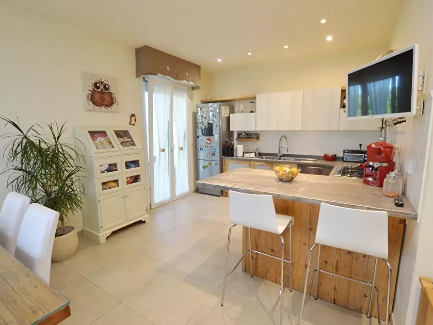 Immagine 11 di Villa in vendita  a Capannori