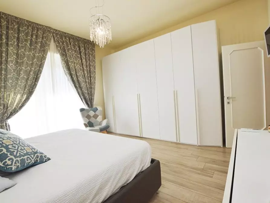 Immagine 14 di Villa in vendita  a Capannori