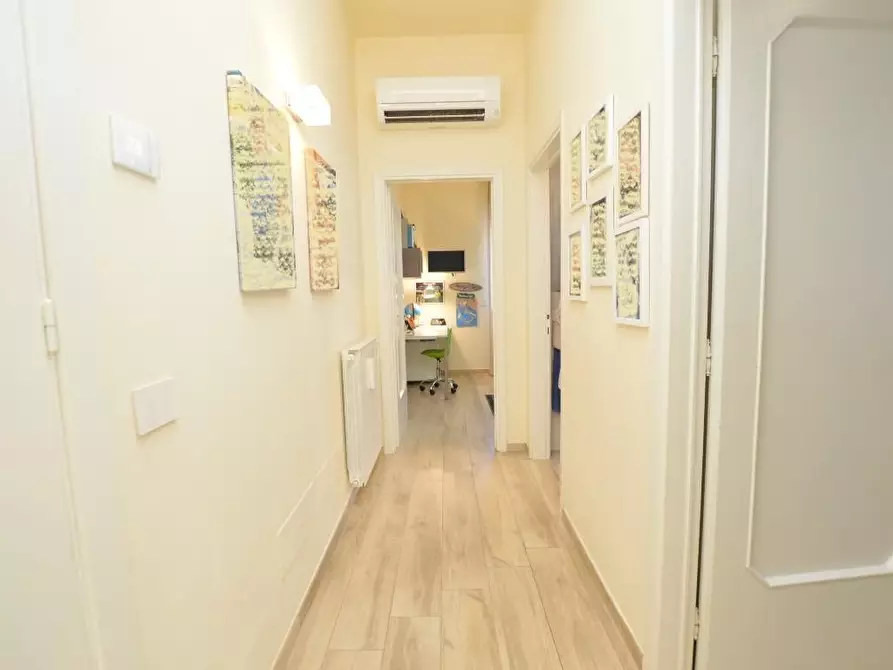 Immagine 19 di Villa in vendita  a Capannori