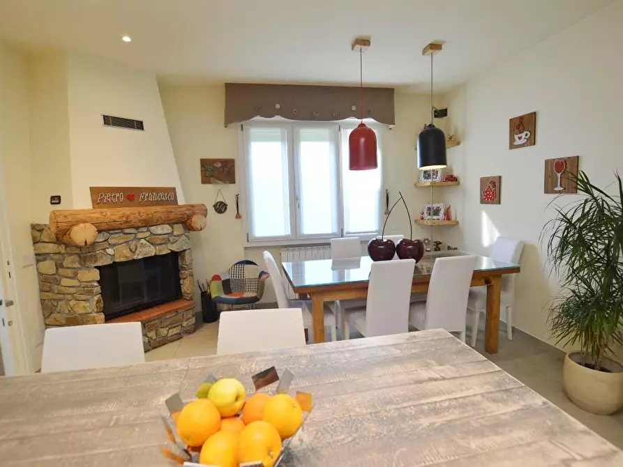 Immagine 10 di Villa in vendita  a Capannori